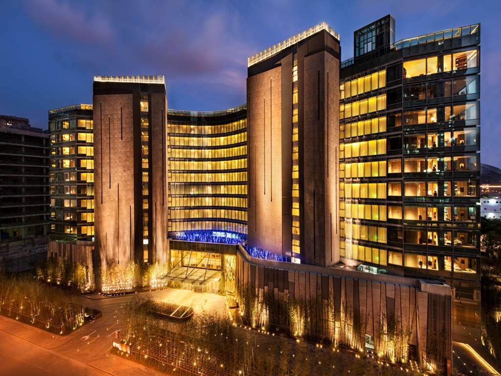 Banyan Tree Shanghai On The Bund Hotel Exterior photo